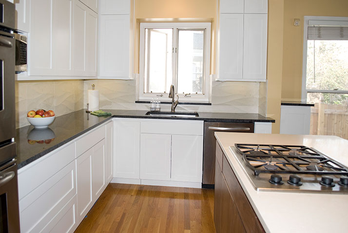 Quartz countertop in Fairway.